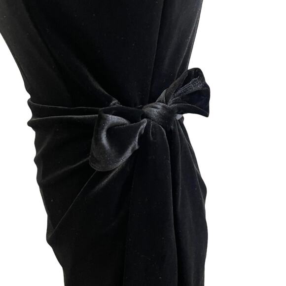NWT! Gianni Bini Selena Square Neck Black Velvet Dress - Size 4 - Picture 4 of 5